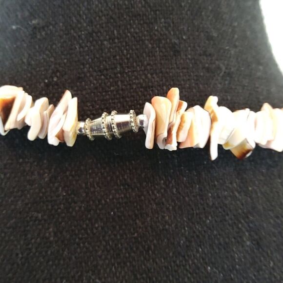 (3/$20) fashion jewelry faux shell necklace - Picture 6 of 7